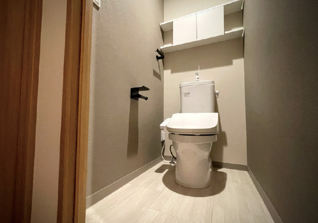トイレの内装リフォーム（壁紙・床材の張り替え）｜函館市の株式会社Neuk工務店